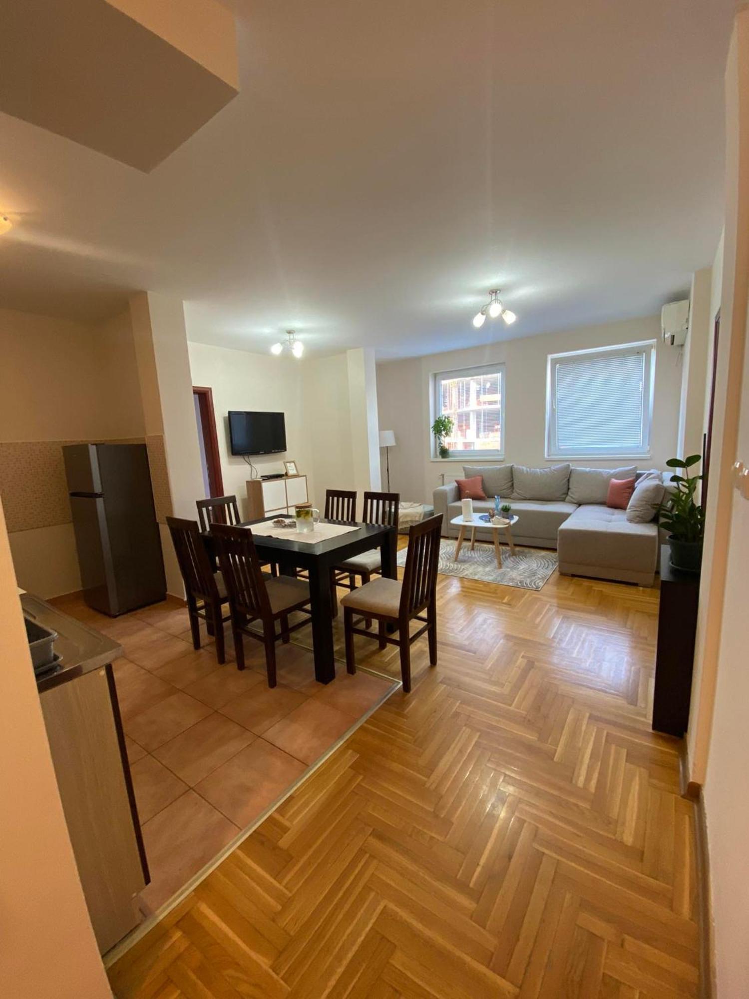D Apartment Free Private Parking Fast Wi-Fi نوفي ساد المظهر الخارجي الصورة